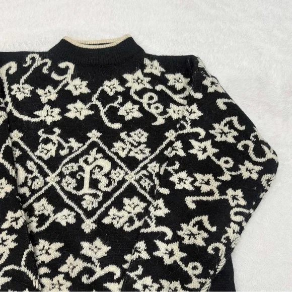 Kittyhawk Vintage Black & White Floral Knit Sweater - Picture 3 of 4